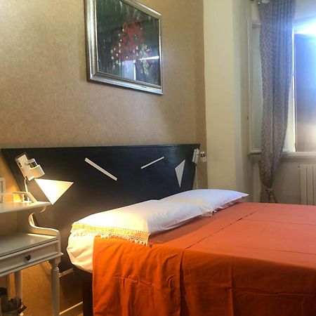 La Finestra Sul Fiume Bed & Breakfast Fossombrone Bagian luar foto