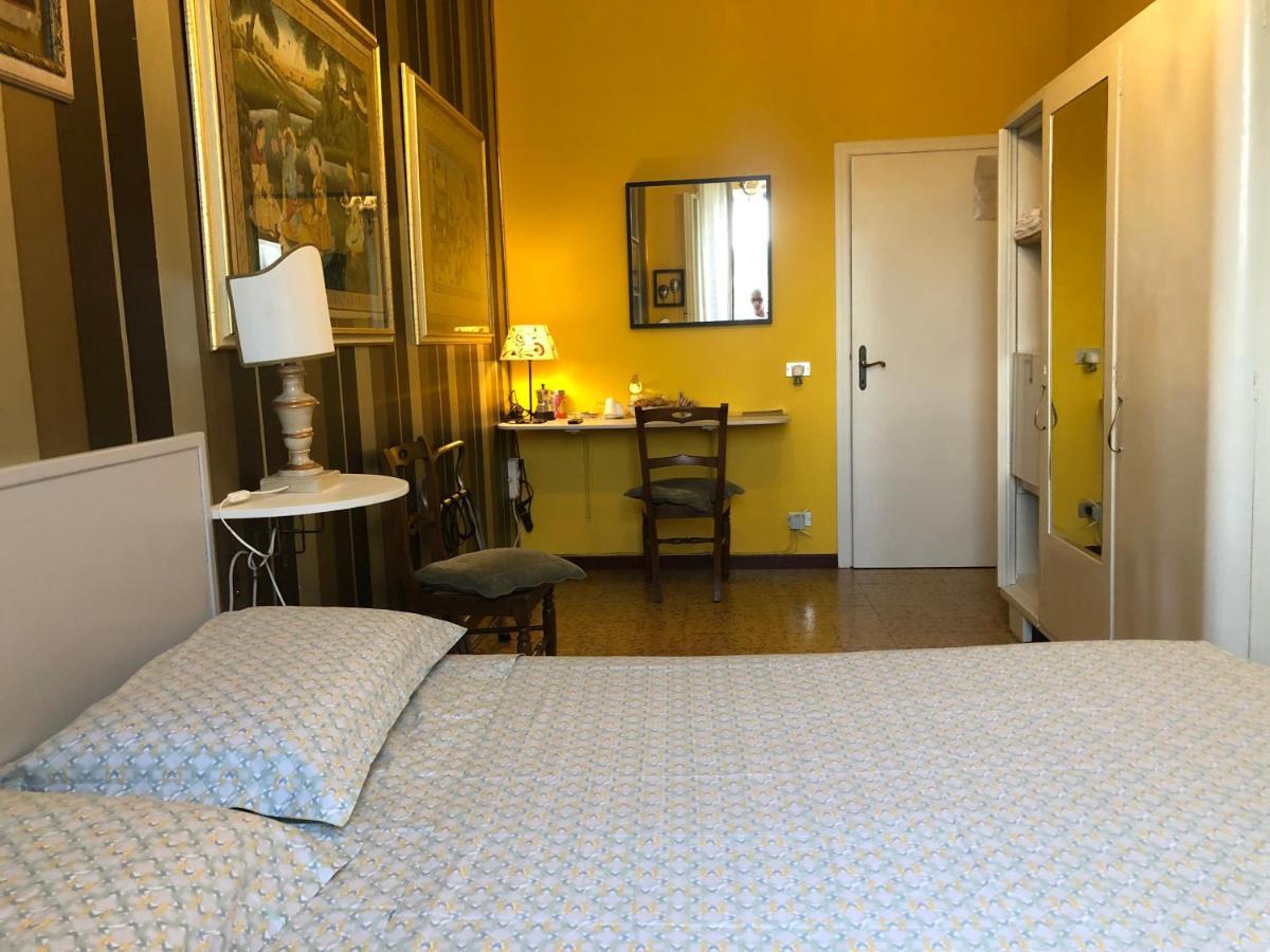 La Finestra Sul Fiume Bed & Breakfast Fossombrone Bagian luar foto