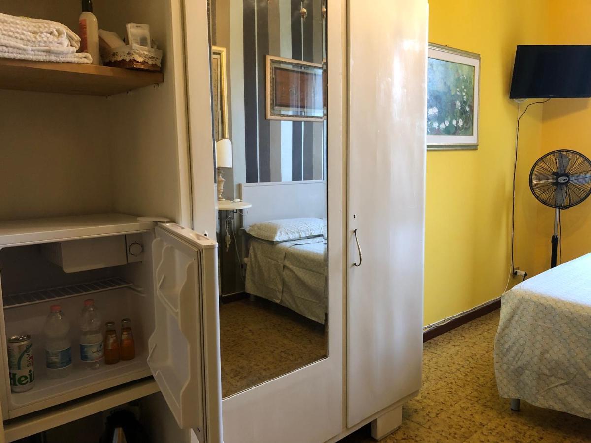 La Finestra Sul Fiume Bed & Breakfast Fossombrone Bagian luar foto
