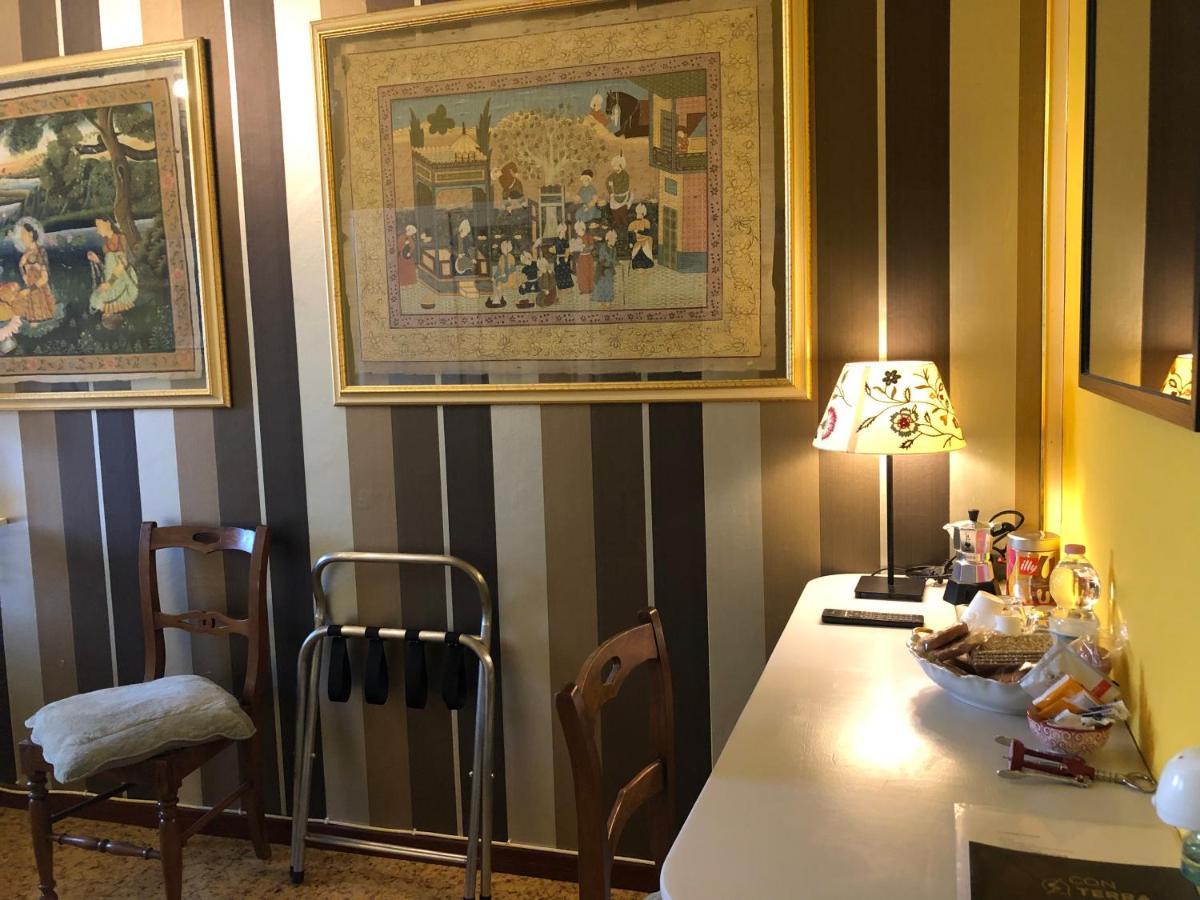 La Finestra Sul Fiume Bed & Breakfast Fossombrone Bagian luar foto