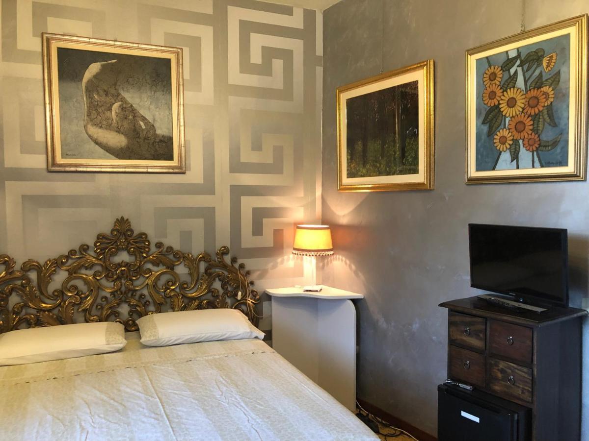 La Finestra Sul Fiume Bed & Breakfast Fossombrone Bagian luar foto