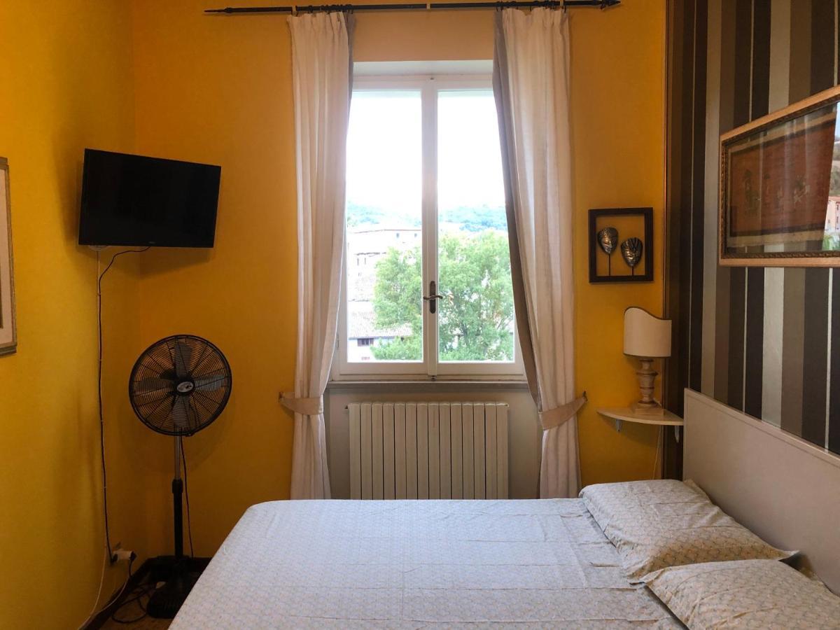 La Finestra Sul Fiume Bed & Breakfast Fossombrone Bagian luar foto