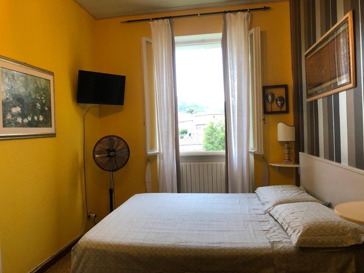 La Finestra Sul Fiume Bed & Breakfast Fossombrone Bagian luar foto