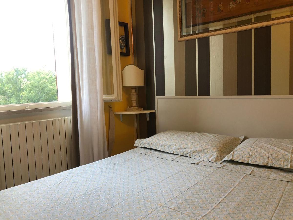 La Finestra Sul Fiume Bed & Breakfast Fossombrone Bagian luar foto