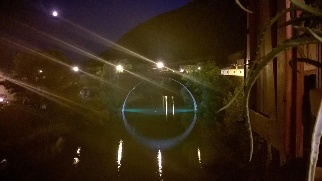 La Finestra Sul Fiume Bed & Breakfast Fossombrone Bagian luar foto