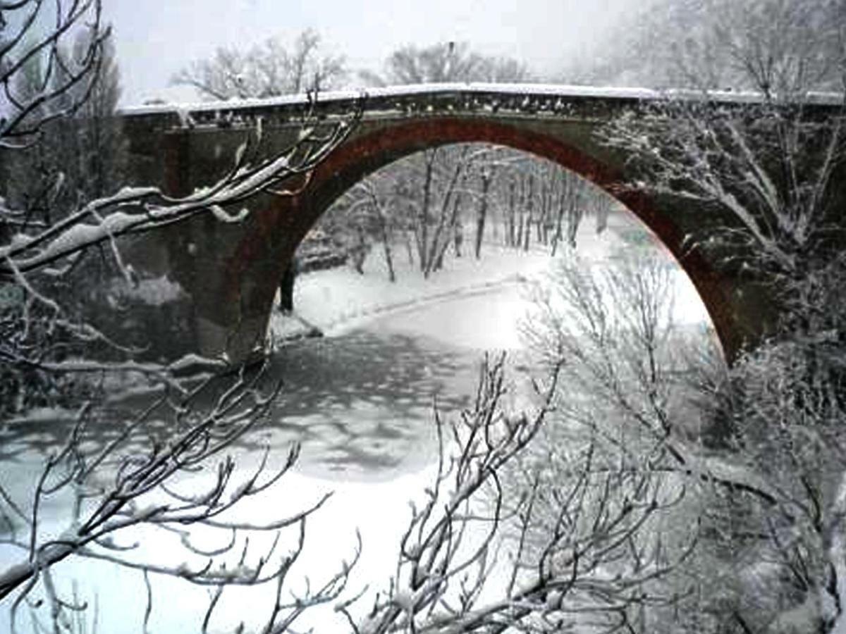 La Finestra Sul Fiume Bed & Breakfast Fossombrone Bagian luar foto