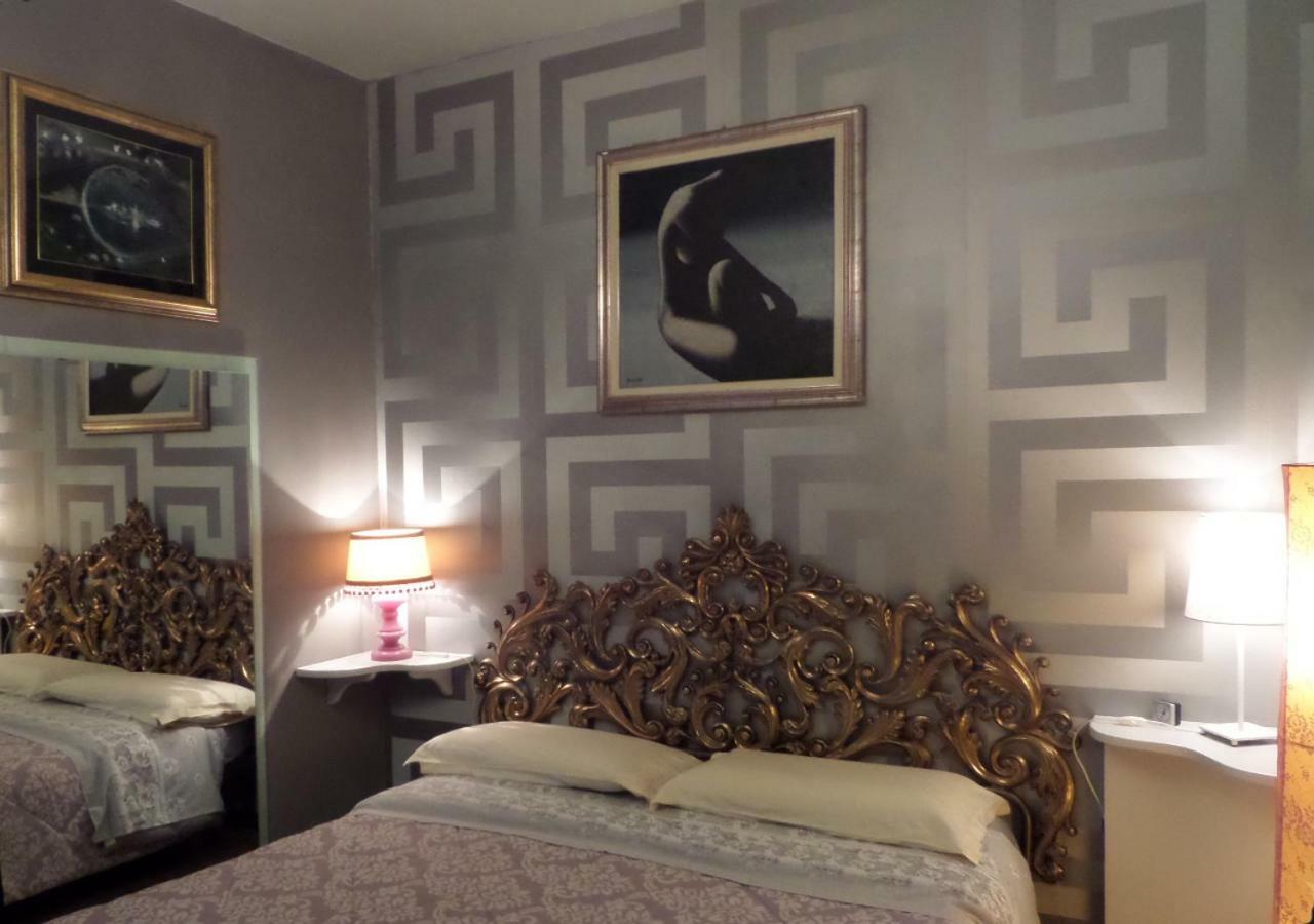 La Finestra Sul Fiume Bed & Breakfast Fossombrone Bagian luar foto